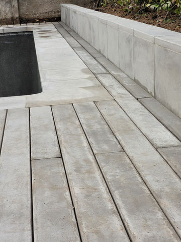 Deck, faldón y jardinera — fotografía de la publicación original