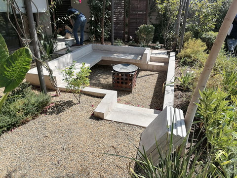 Asiento en obra — fotografía de la publicación original