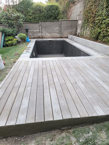 Deck, faldón y jardinera — fotografía de la publicación original